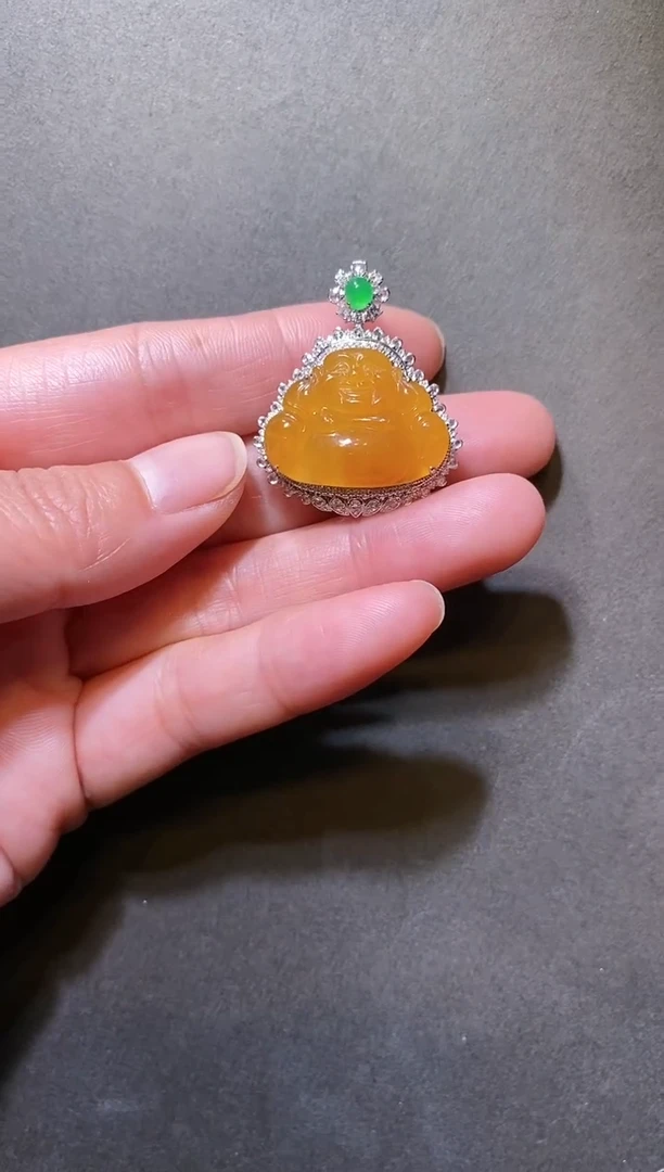 【闪购商品】翡翠颈饰18K金镶嵌黄翡佛公吊坠