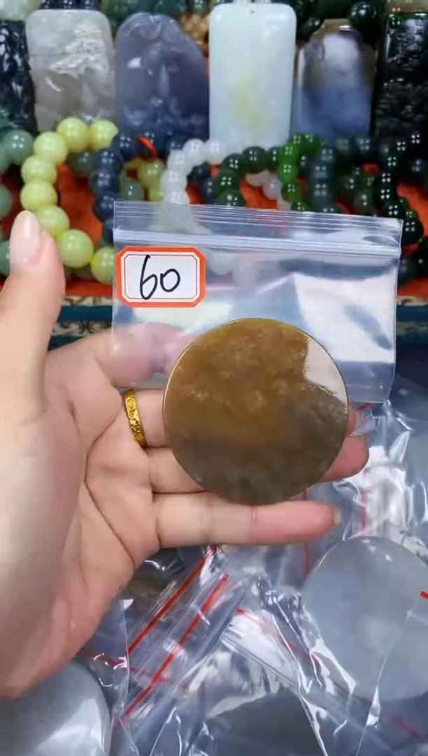 和田玉未镶嵌颈饰和田玉