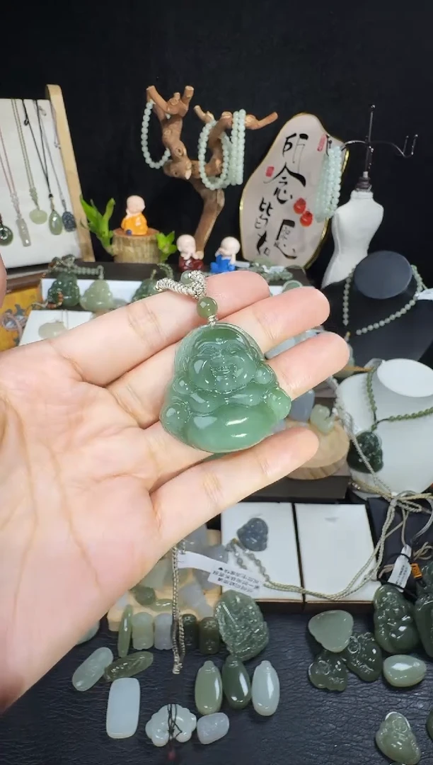 颈饰未镶嵌和田玉给****?35碧玉粉青佛公