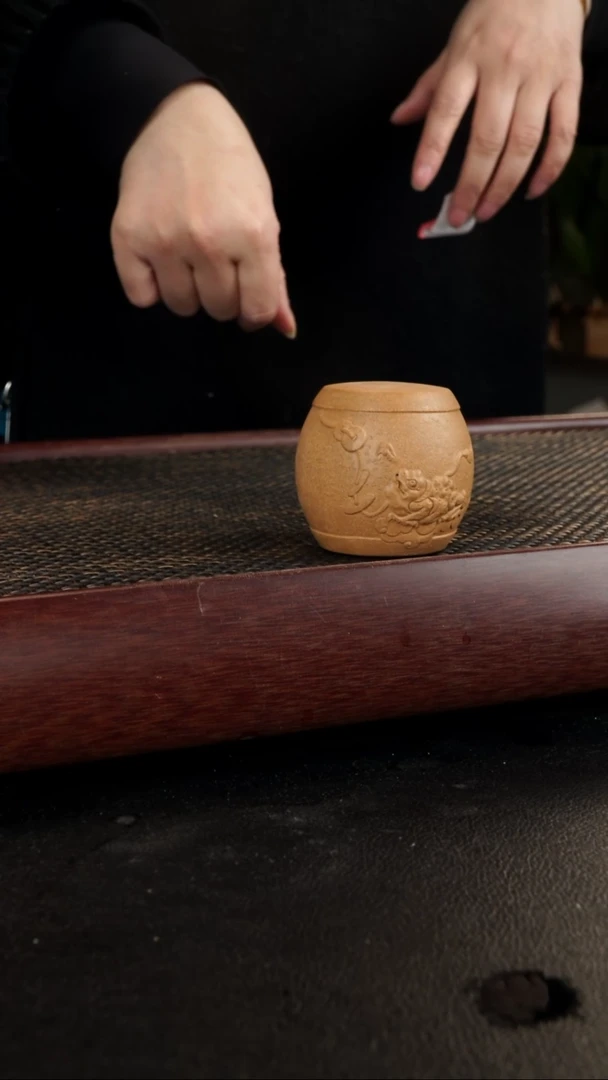 【闪购商品】紫砂茶杯微瑕金蟾盖置