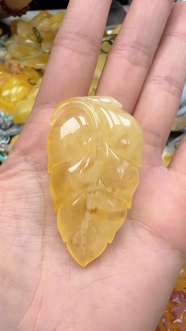 裸石琥珀未镶嵌如图