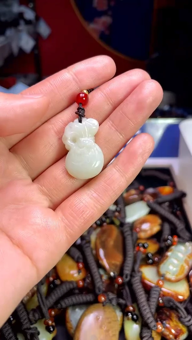 【闪购商品】和田玉颈饰未镶嵌1