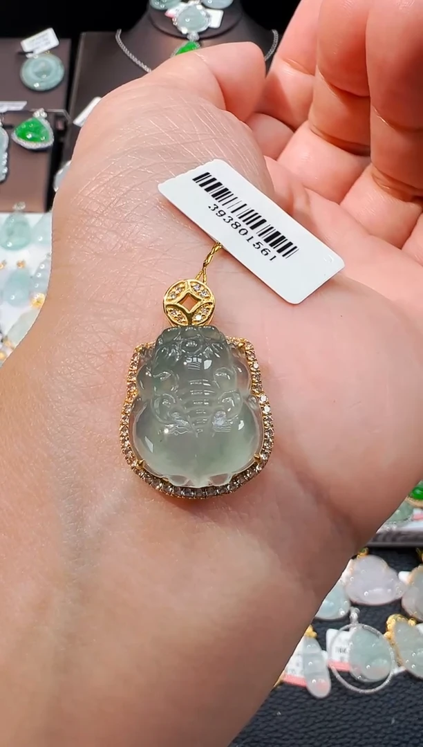 吊坠(不含链)18K金镶嵌翡翠貔貅吊坠