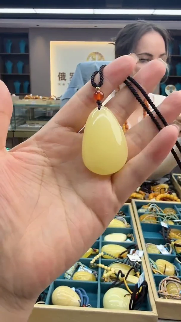 琥珀颈饰未镶嵌64秒拍号 假一罚三