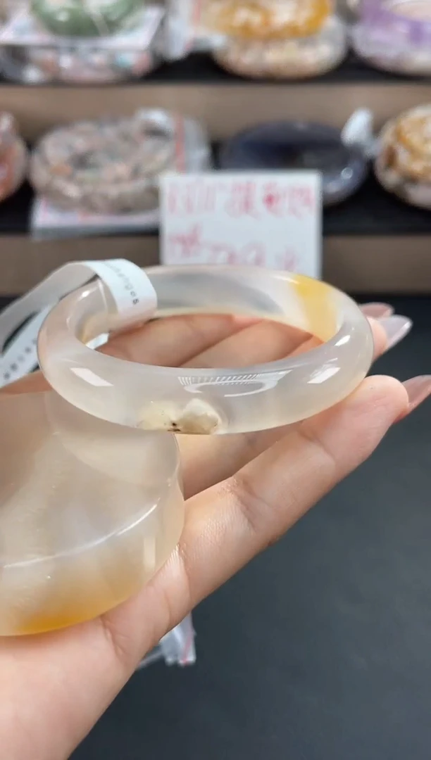 未镶嵌手镯石英质玉55
