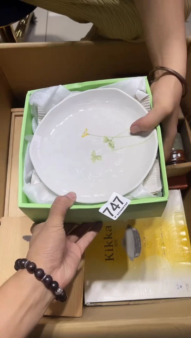瓷片英*&747..........
