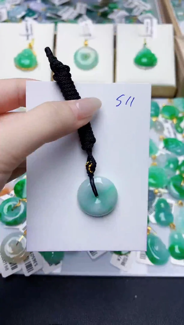 翡翠未镶嵌颈饰0000000000