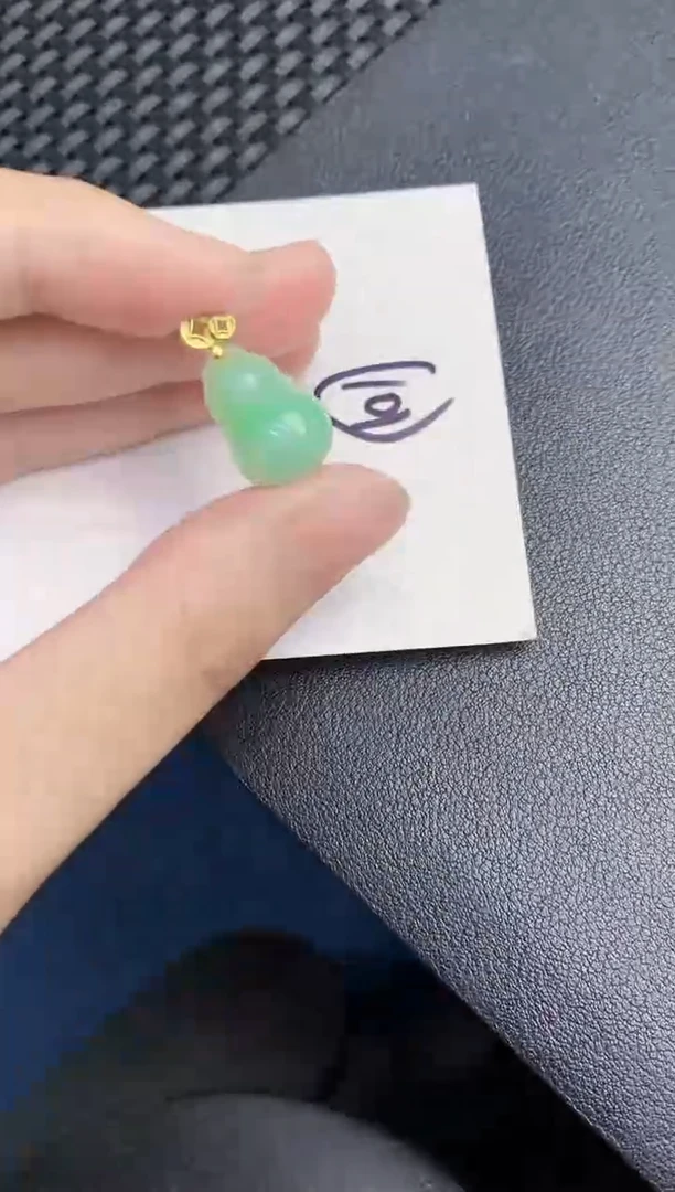 翡翠未镶嵌颈饰天然翡翠緬甸A貨