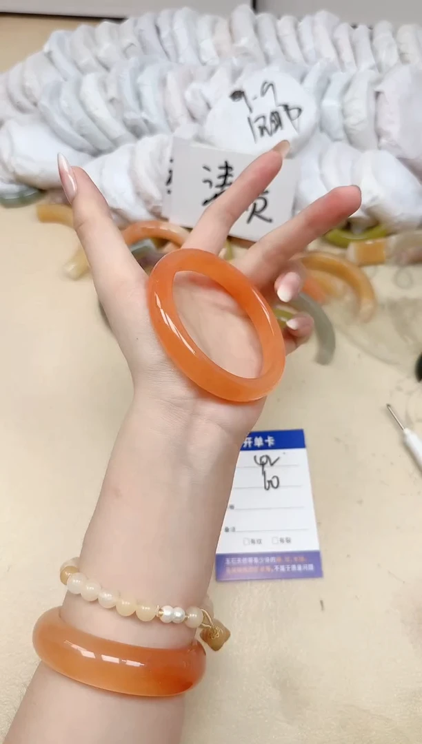 未镶嵌手镯石英质玉42/60