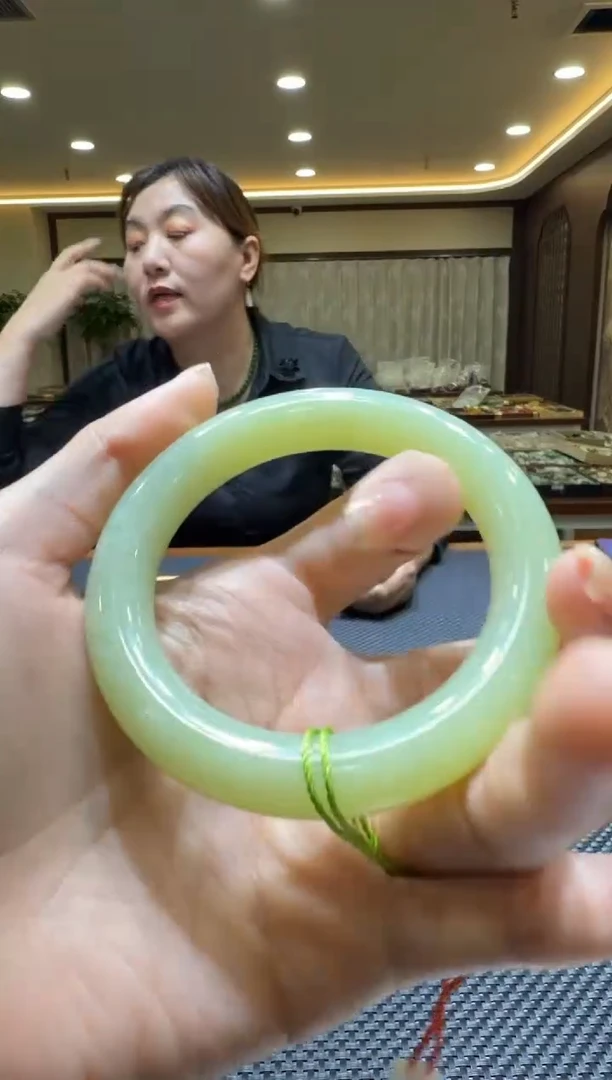 颈饰未镶嵌和田玉手镯57圆条