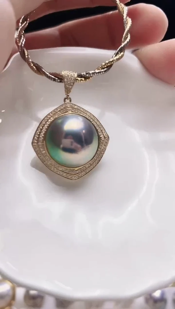 18K金镶嵌颈饰拼合珍珠（马贝珠）海水马贝吊坠