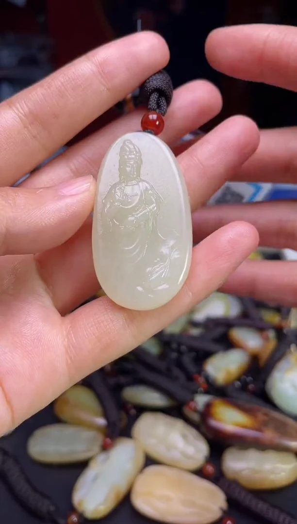 颈饰未镶嵌和田玉1