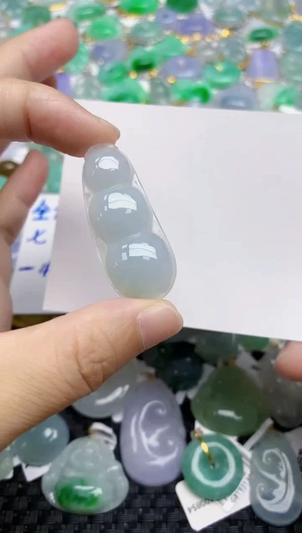 翡翠未镶嵌颈饰天然翡翠A货