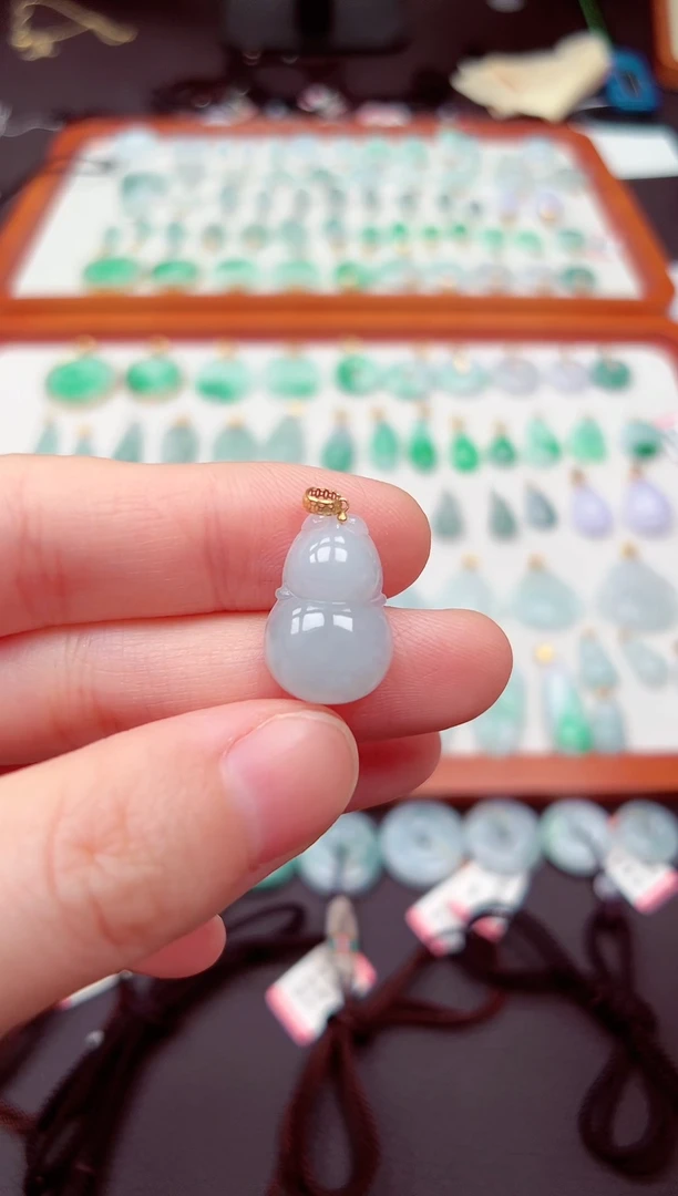 【闪购商品】翡翠颈饰18K金镶嵌葫芦