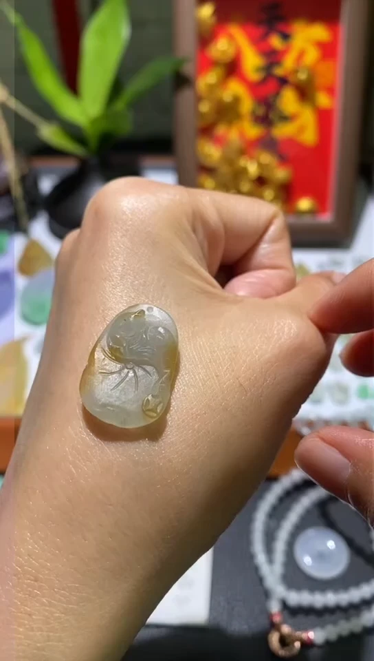 未镶嵌定制翡翠年年有余吊坠~