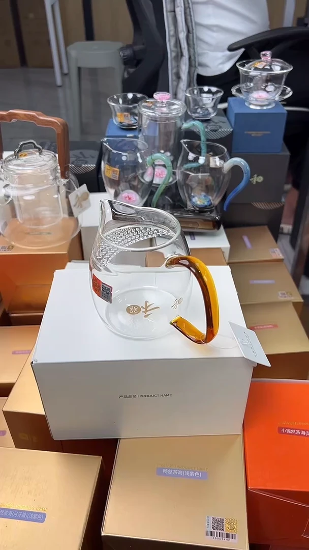 @@禾器晶彩泰然月牙款琥珀