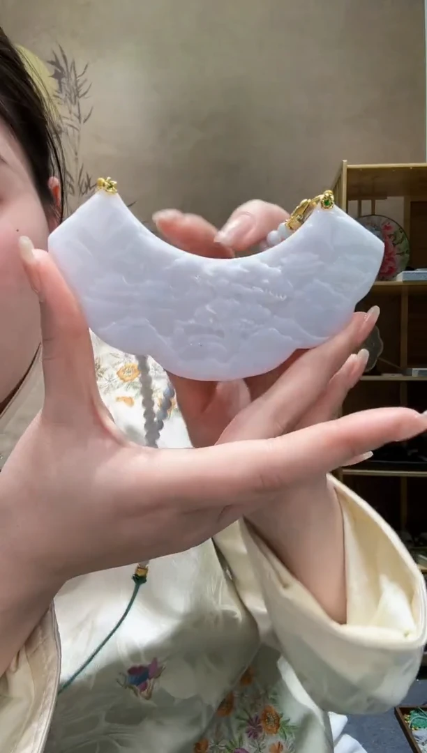 【闪购商品】翡翠颈饰未镶嵌吊坠