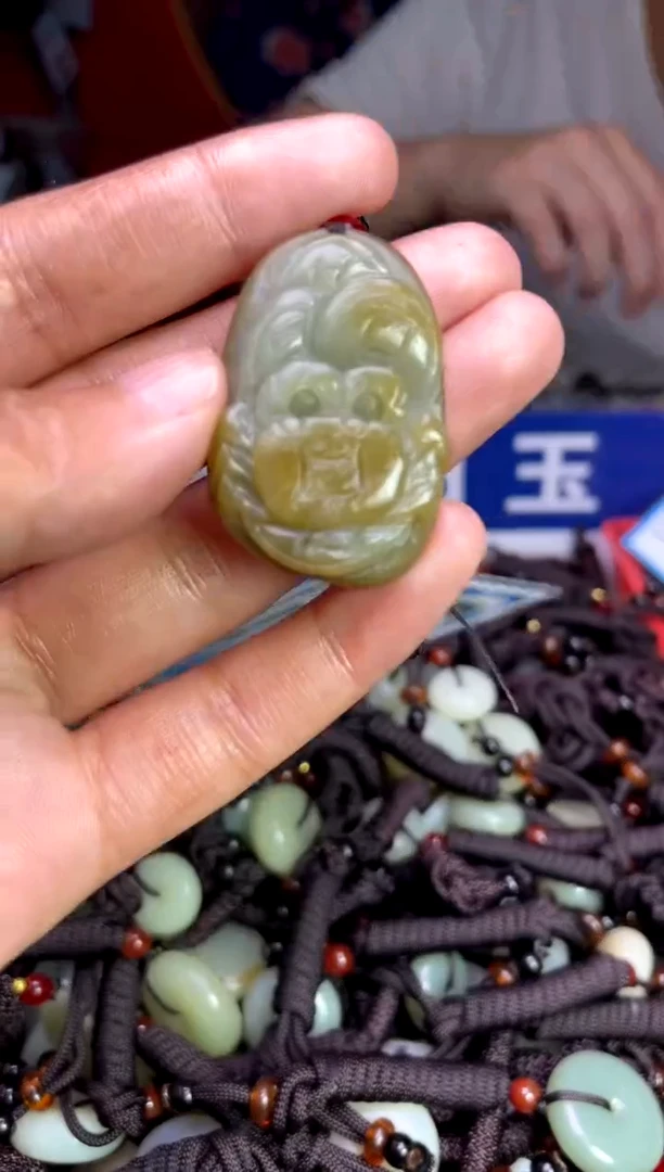 未镶嵌和田玉挂件1