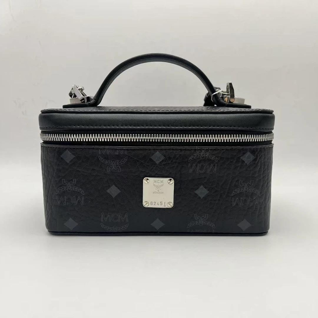 95新 MCM 化妆盒子包小号黑色LZ008/03