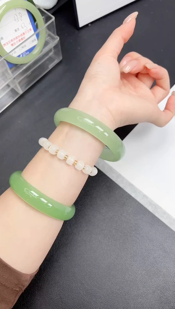 未镶嵌手镯石英质玉131/6364