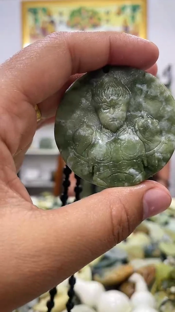 岫玉未镶嵌吊坠