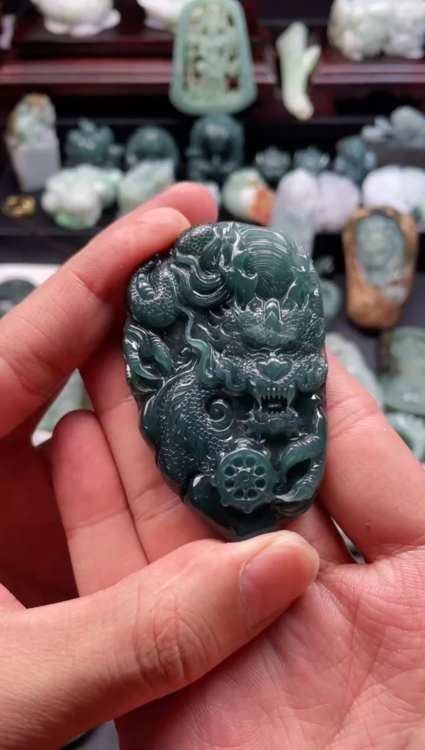 颈饰未镶嵌翡翠37  天然翡翠a货  龙牌