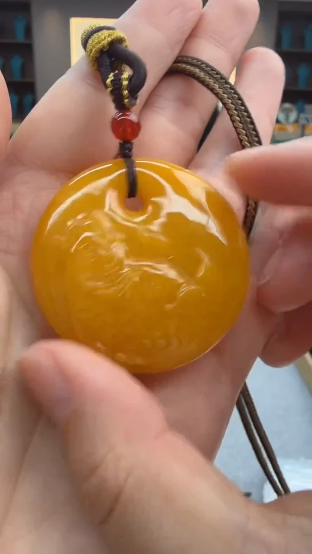 琥珀颈饰未镶嵌129秒拍号 假一罚三