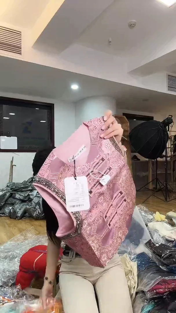 马甲       S码         100斤