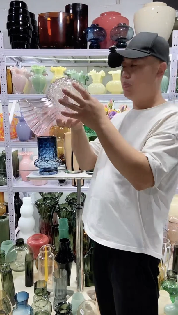 淡粉色菠萝花瓶.........