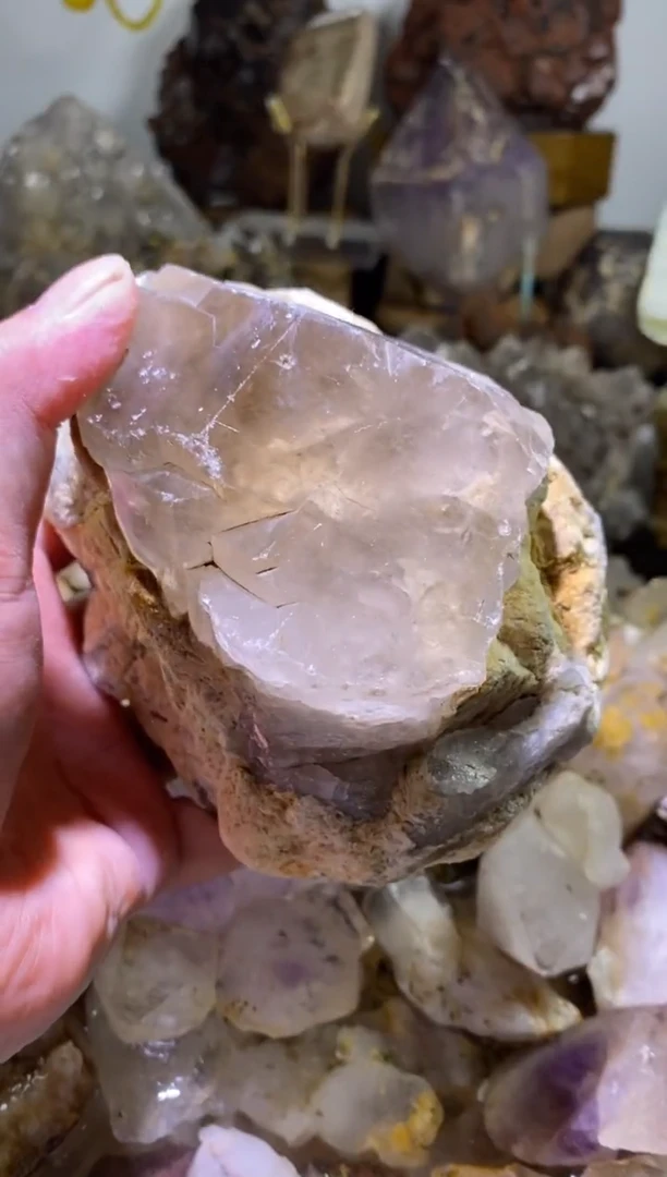 未镶嵌珠宝半成品水晶78号1172g茶黄水晶摆件原石