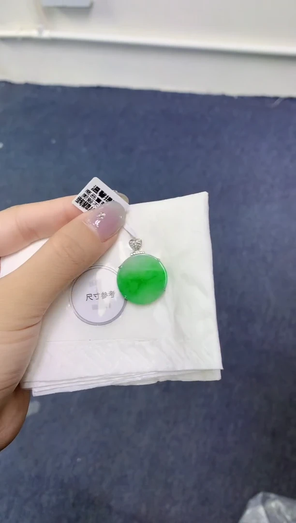 颈饰18K金镶嵌翡翠天然缅甸翡翠A货百元以上9元证书费自理