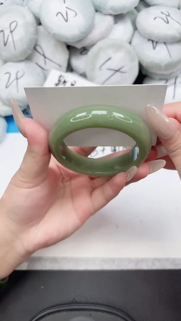 未镶嵌手镯石英质玉88-56.1