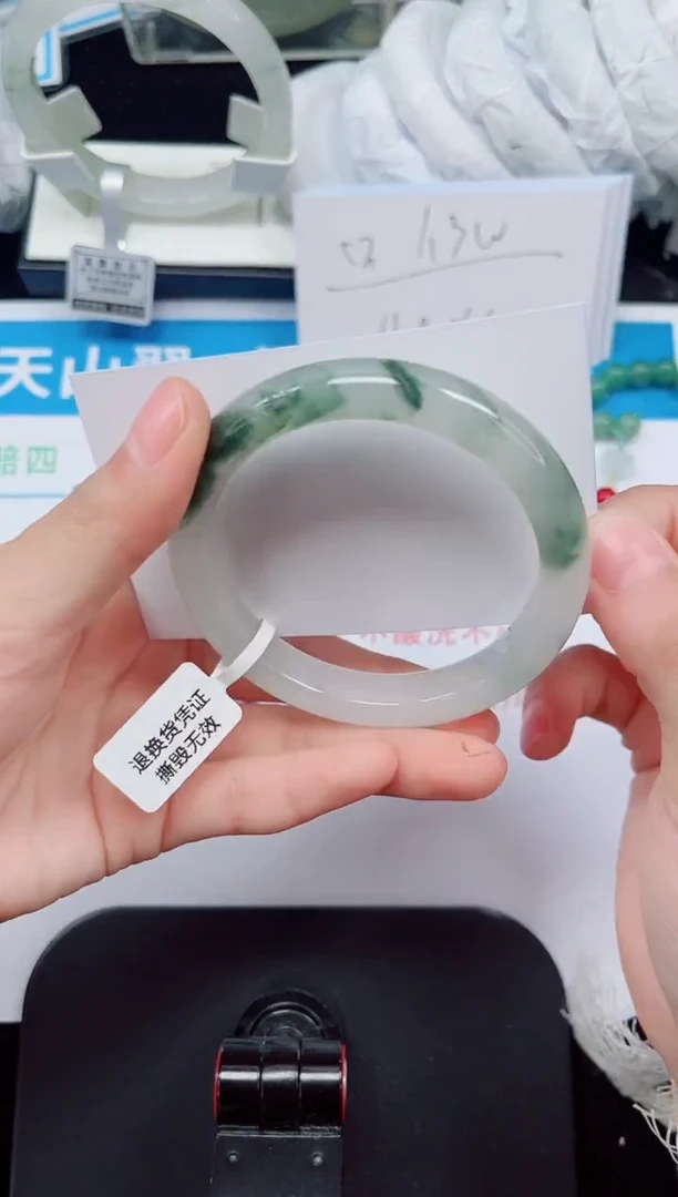 未镶嵌手镯石英质玉144-56/57