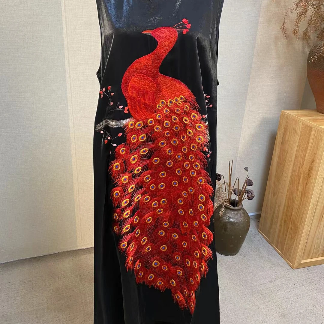 凤徕兮私人定制黑底红孔雀刺绣圆领背心连衣裙LS322-6