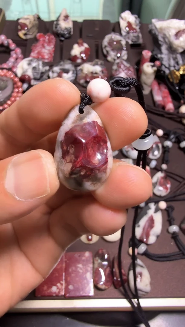 天然辰砂随**行大晶砂随行吊坠