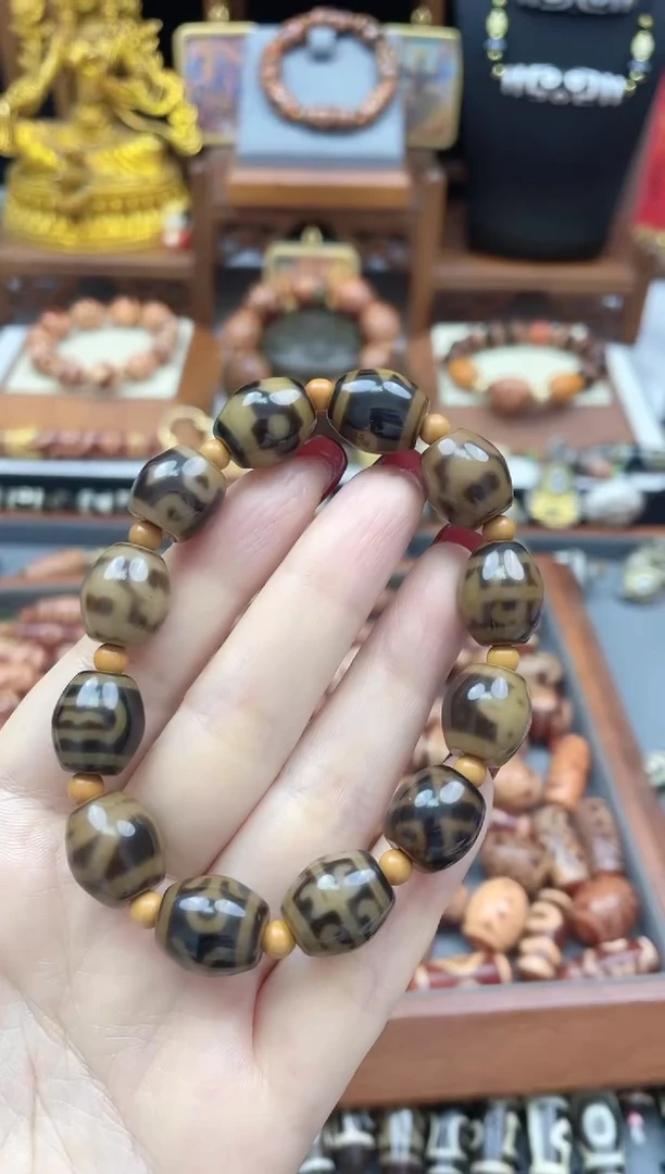 玛瑙/玉髓散珠黑金达洛手串