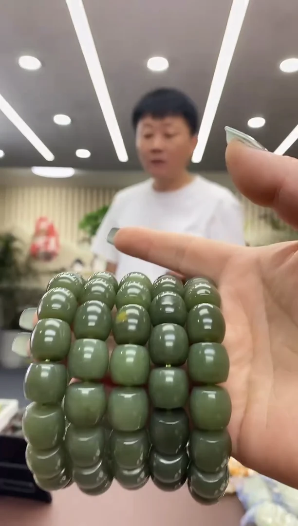 未镶嵌手链透闪石质玉多样式发货随机发一