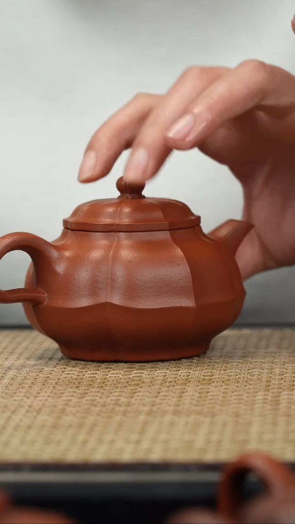 【闪购商品】紫砂茶壶生砂朱泥筋纹合菱仙子