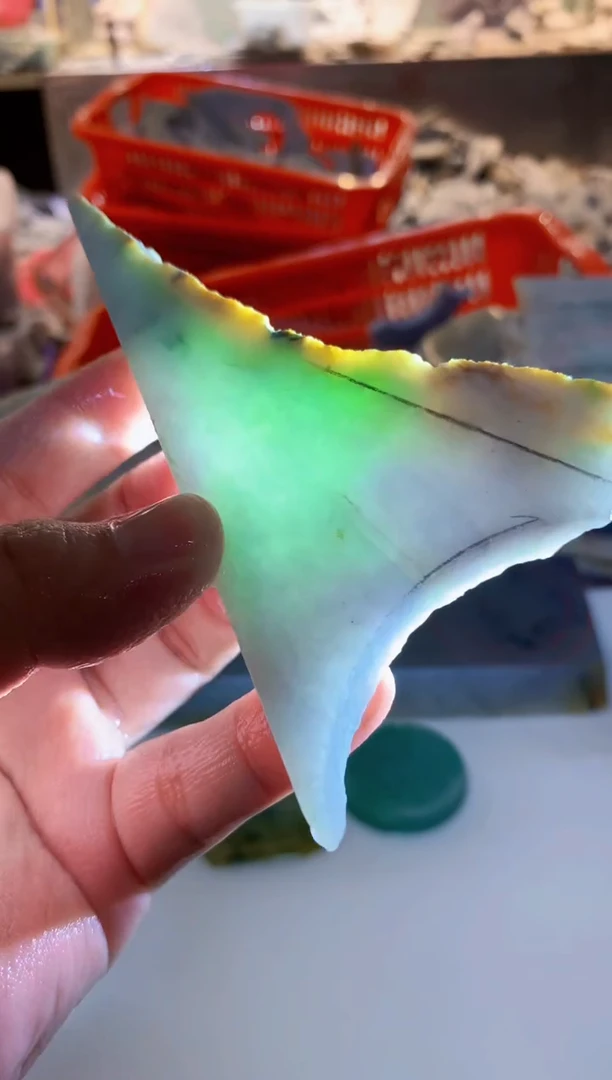 翡翠未镶嵌颈饰0朗0翡翠珠宝105