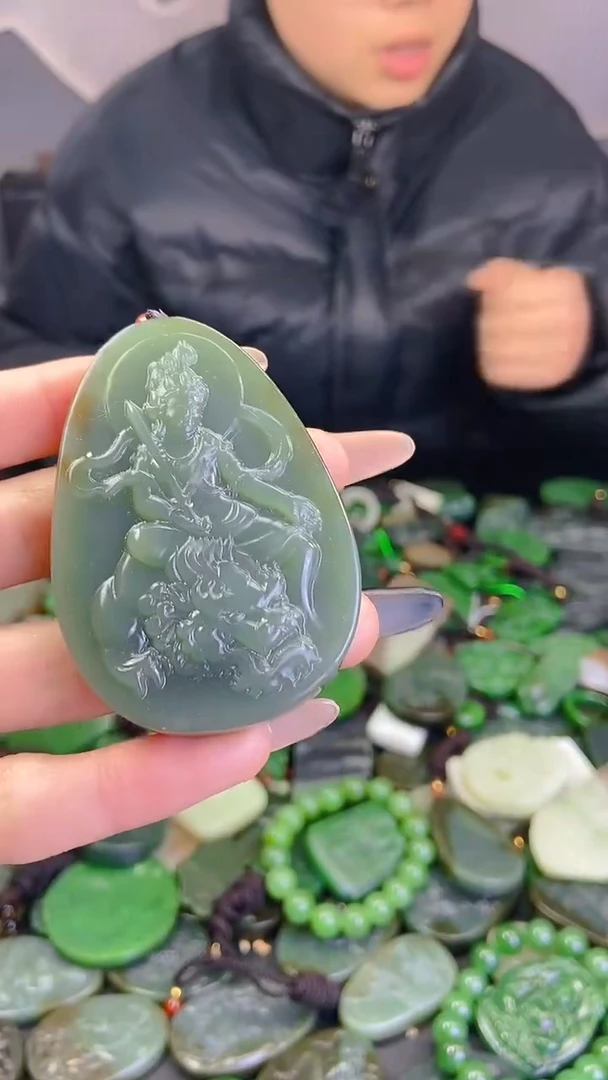 颈饰未镶嵌和田玉1