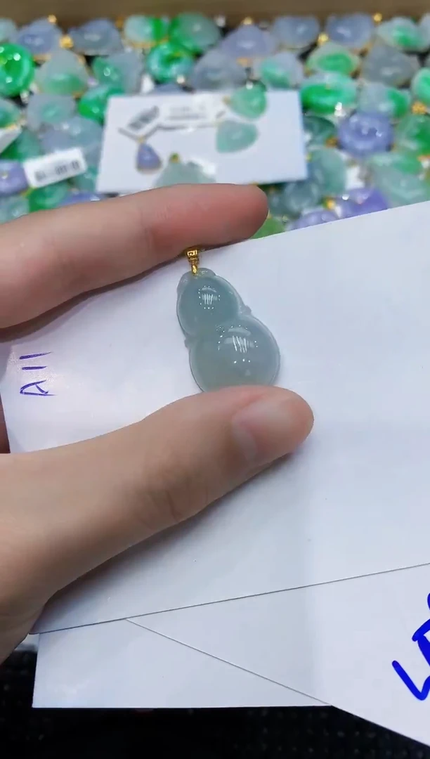 翡翠18K金镶嵌颈饰111111111