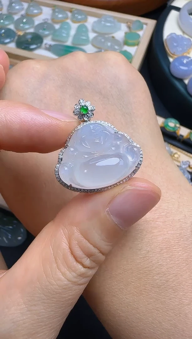 颈饰18K金镶嵌翡翠佛公