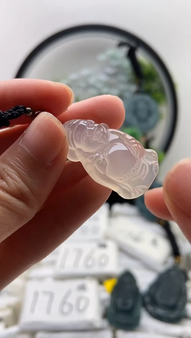 玛瑙/玉髓颈饰未镶嵌财神