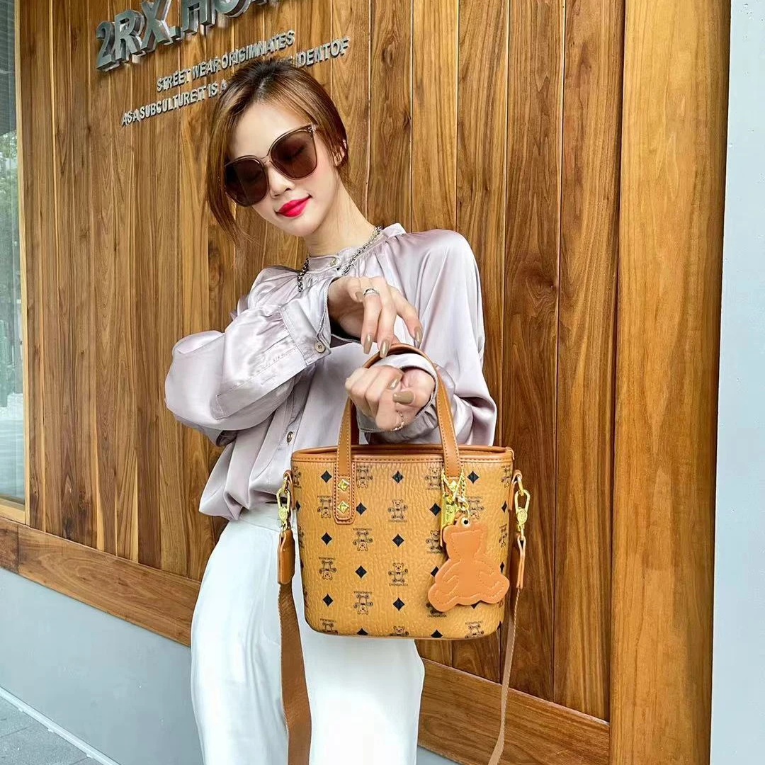 5001-3菲尼小熊菜篮子单肩斜挎包