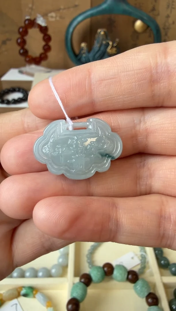 翡翠挂件未镶嵌A货翡翠多样性孤品