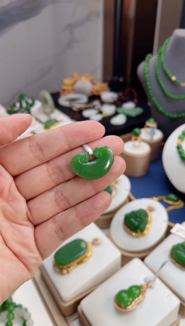 【闪购商品】和田玉吊坠未镶嵌如意