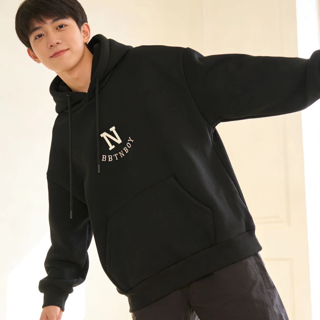 9620009高端专享天花板秋冬款儿童加绒连帽卫衣黑色（靠谱）