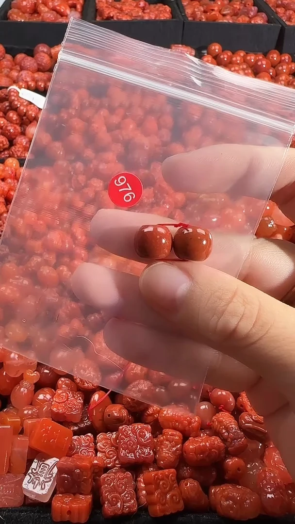 颈饰未镶嵌南红玛瑙1