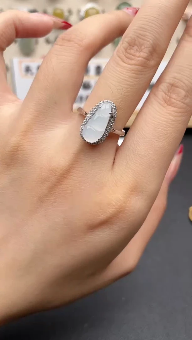 【闪购商品】翡翠戒指银S925镶嵌一物一证一礼盒