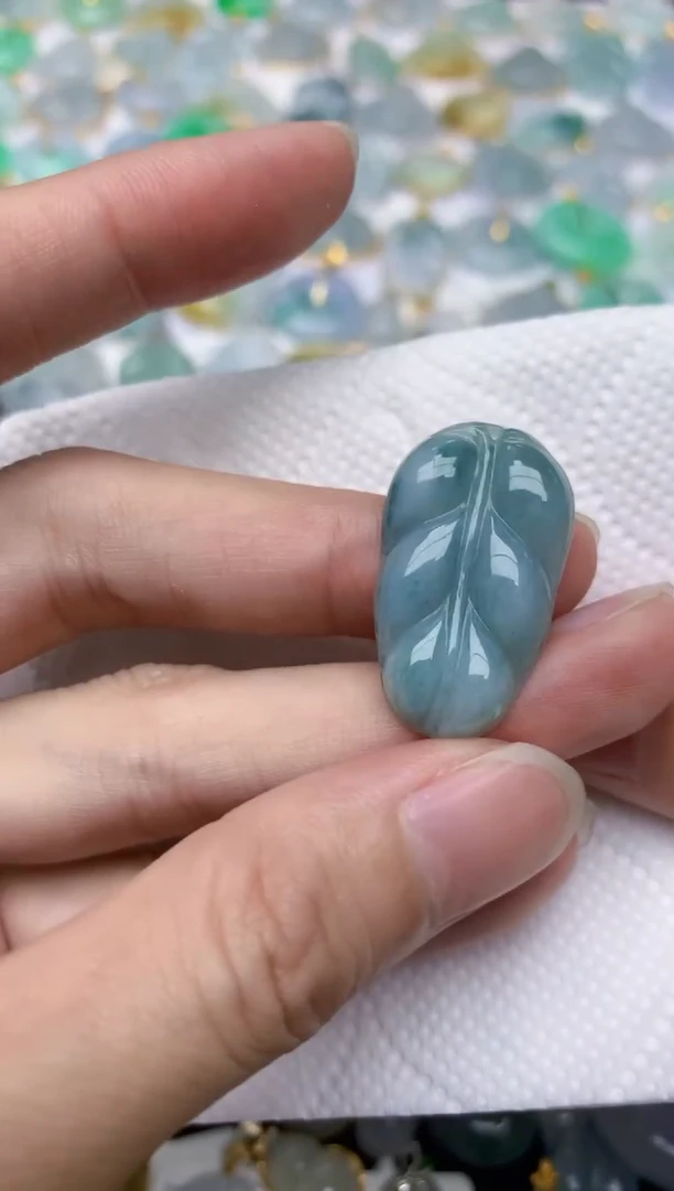 翡翠未镶嵌颈饰天然A货翡翠